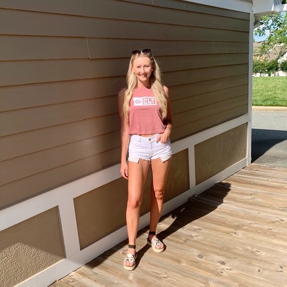 Meet your Posher, Amanda - Picture 1 of 1